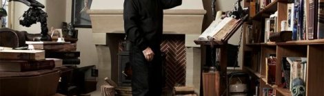 Photo of Sir Terry Pratchett, 1948-2015