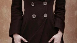 Photo of Amanda Tapping being awesome in a coat.